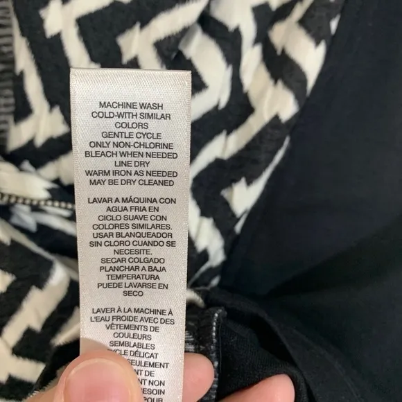 - NWT Chico’s Black White Jacket Moto Vertical Chevron Zig Zag Asymmetrical Zip