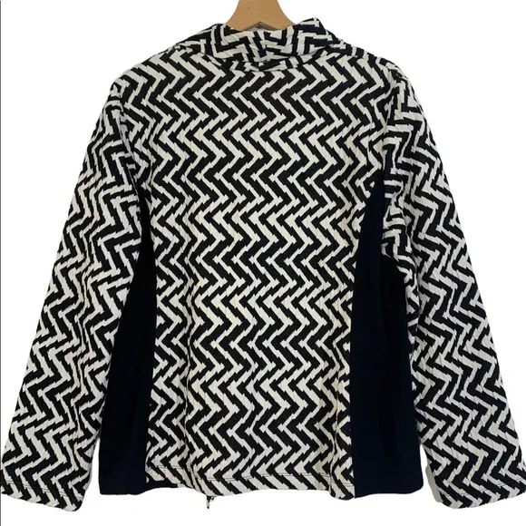 - NWT Chico’s Black White Jacket Moto Vertical Chevron Zig Zag Asymmetrical Zip