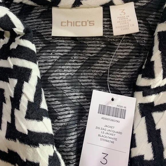 - NWT Chico’s Black White Jacket Moto Vertical Chevron Zig Zag Asymmetrical Zip