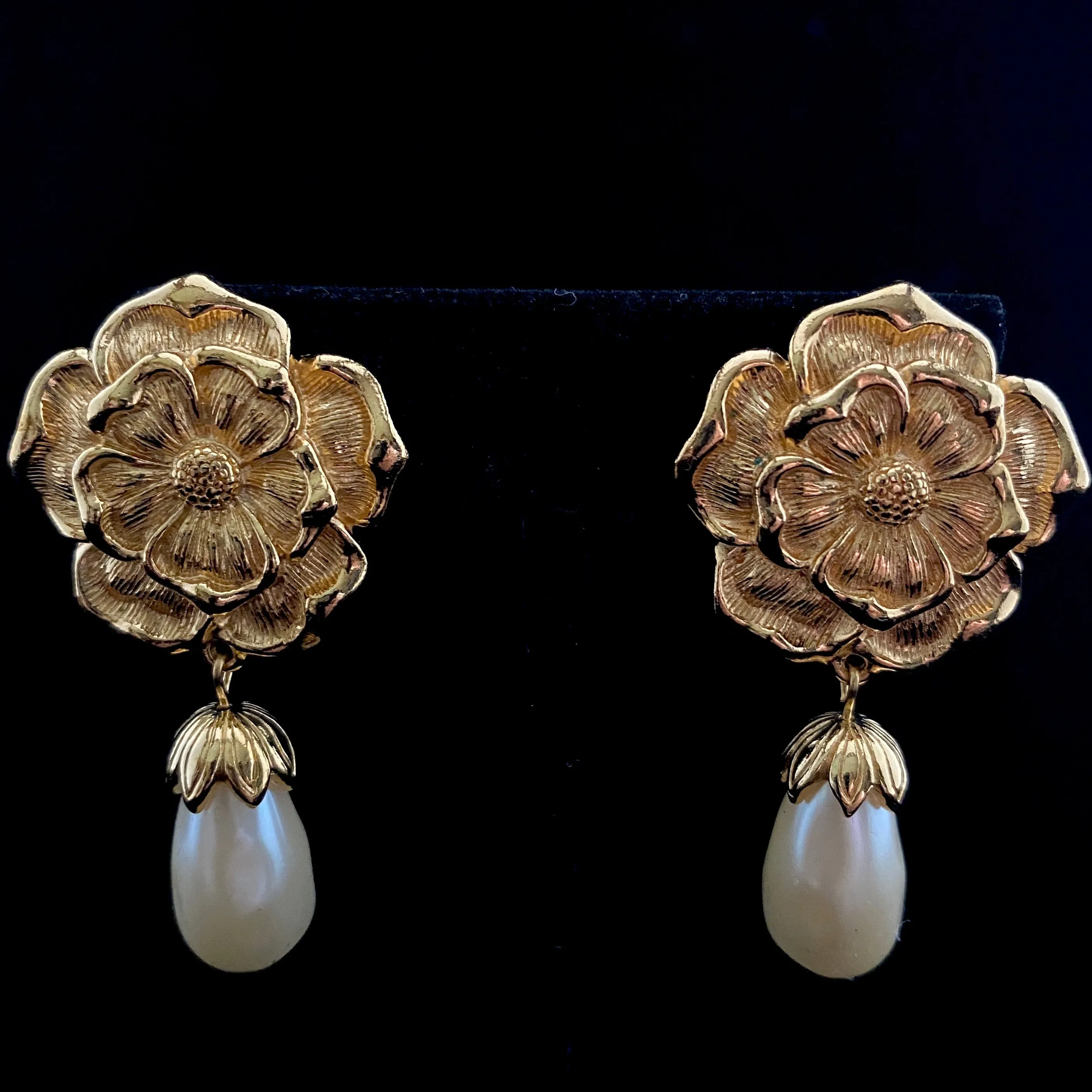 1994 Avon Summer Sun Earring & Pendant Set in Original Box
