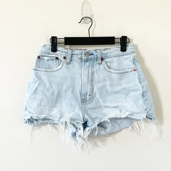 Abercrombie &amp; Fitch The Mom Short High Rise Curve Love Light Wash Denim Shorts