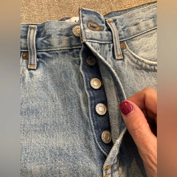 ✨AGOLDE Parker Jean Shorts Size 25Light Blue Cut Off Denim