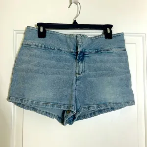 Alice   Olivia Denim Shorts size 32