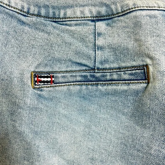 Alice   Olivia Denim Shorts size 32