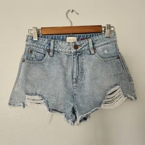 Alice   Olivia You Look Amazing Denim Shorts 25