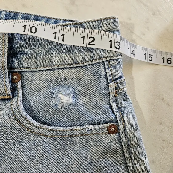 Alice   Olivia You Look Amazing Denim Shorts 25