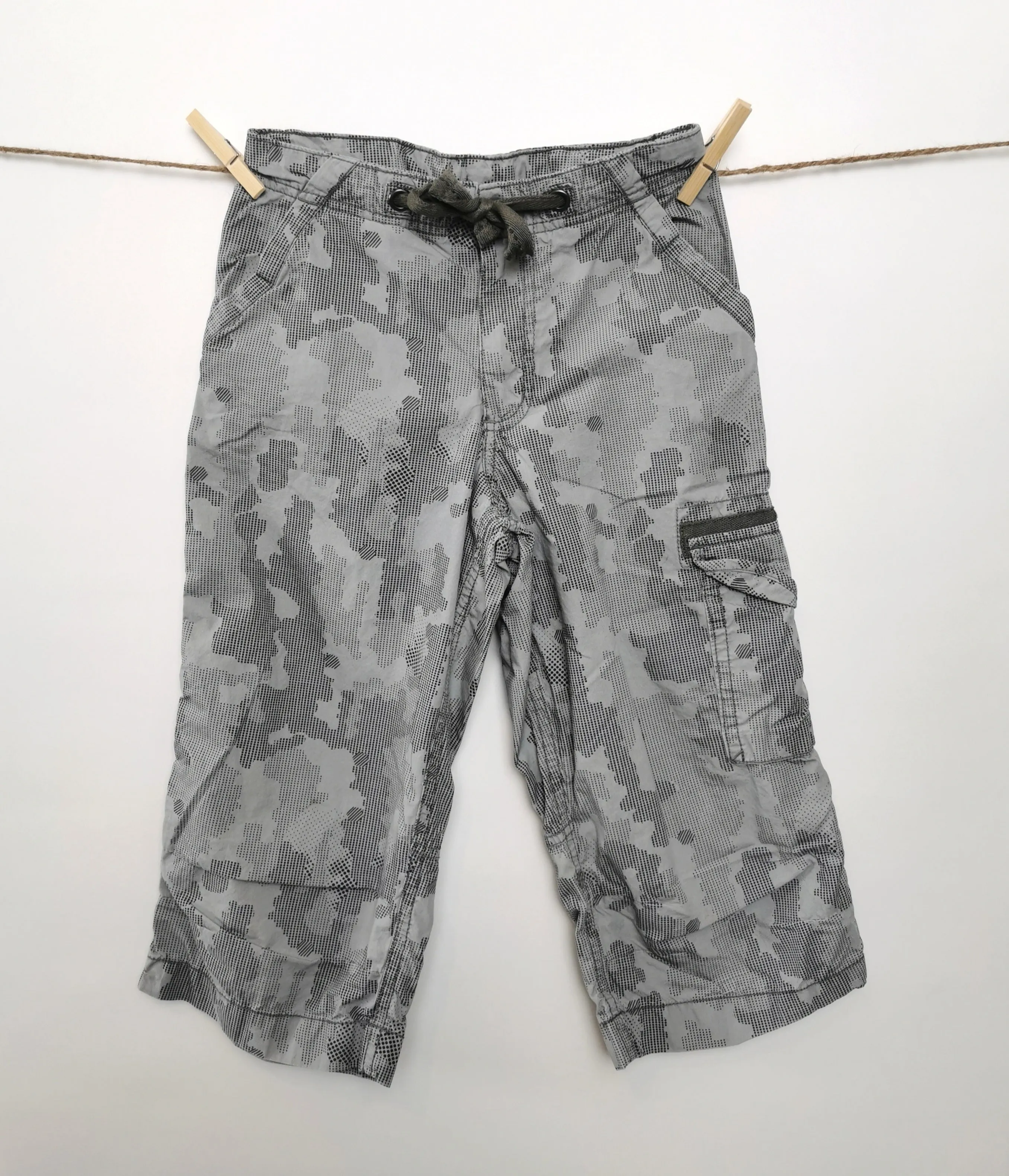 BOY SIZE 10 YEARS - CHEROKEE, Long Cargo Shorts EUC B44