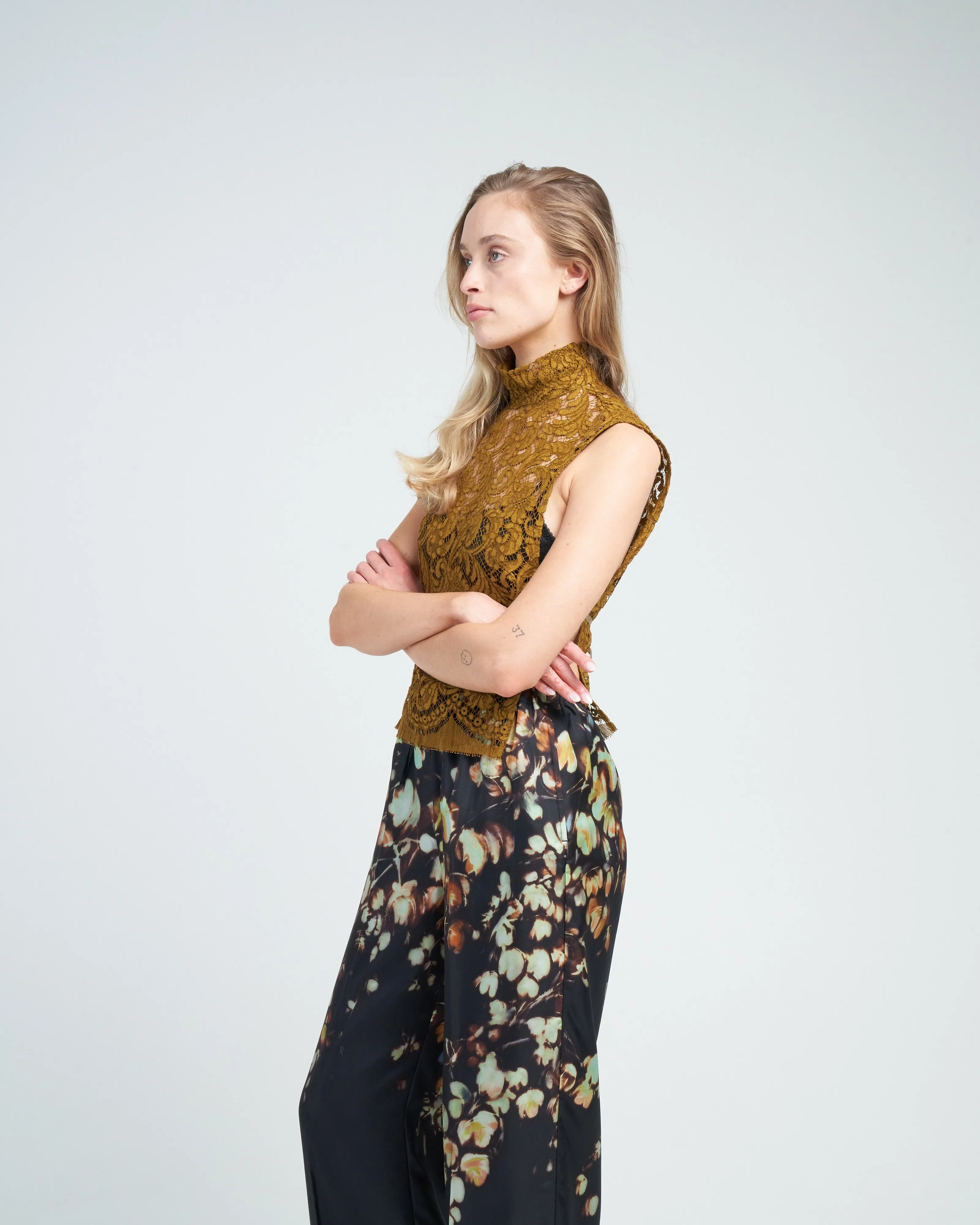 carma top - khaki