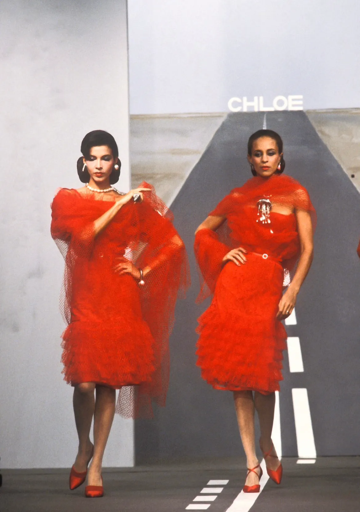 Chloé by Karl Lagerfeld Red Lace Shift Dress with Shawl, SS85, FR 40 / US 6