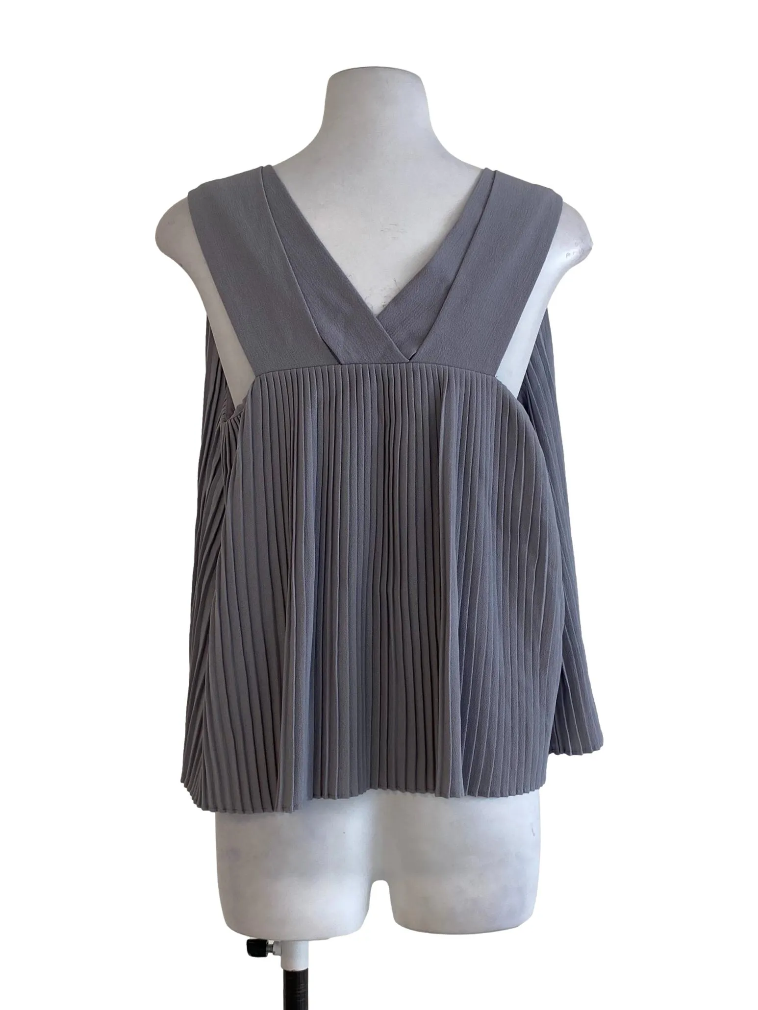 Coin Plain Sleeveless Top