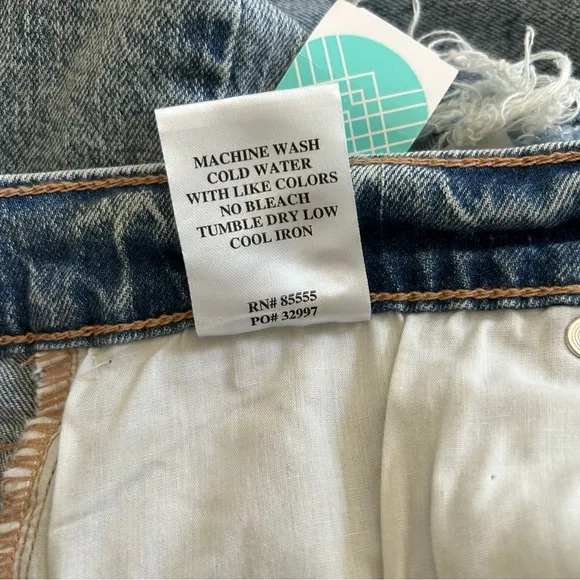 Daze Denim Jean Troublemaker Just Kissed Shorts size 28 Distressed High Rise