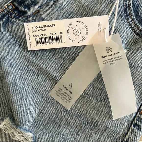 Daze Denim Jean Troublemaker Just Kissed Shorts size 28 Distressed High Rise