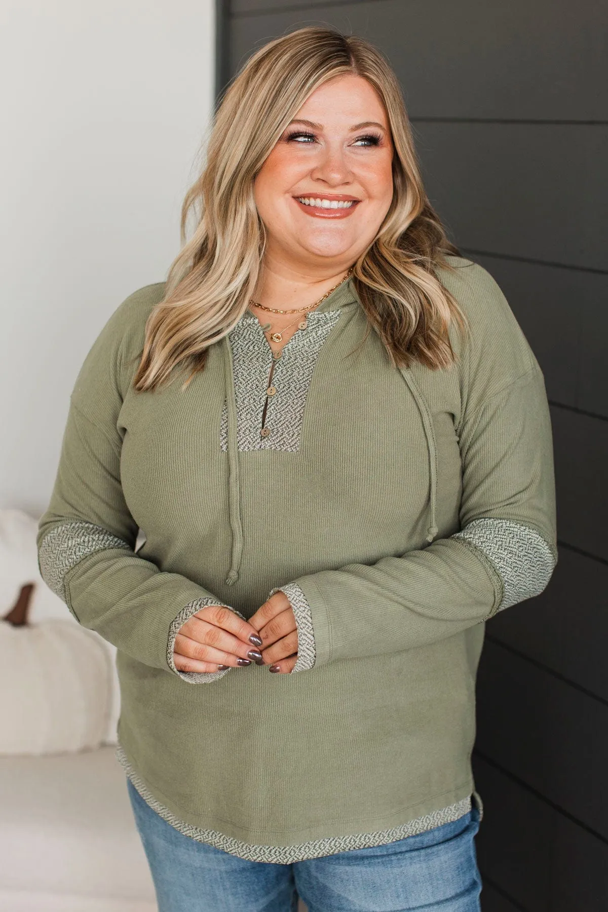 En Route Lightweight Hooded Top- Olive