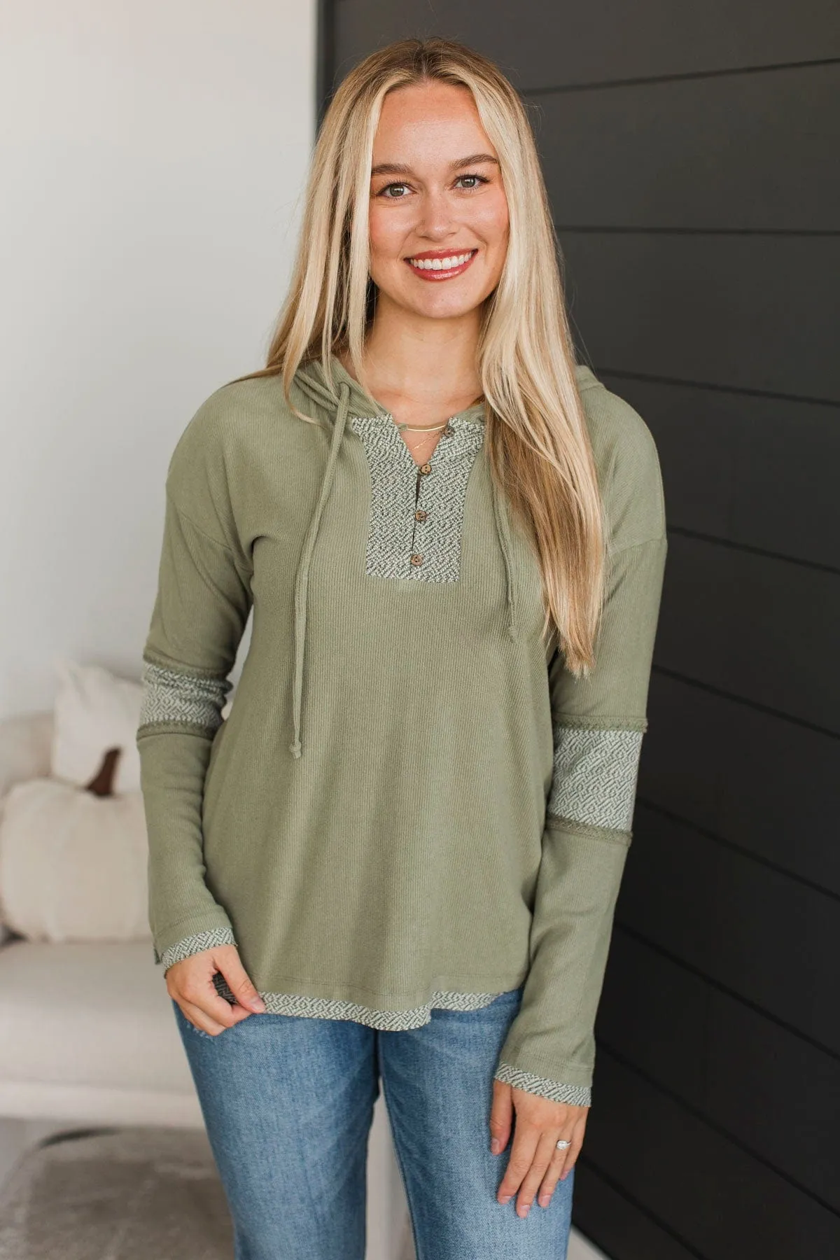 En Route Lightweight Hooded Top- Olive