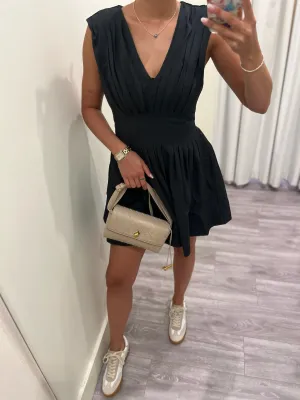 EN3689 Black Shift Dress w/ Pleats