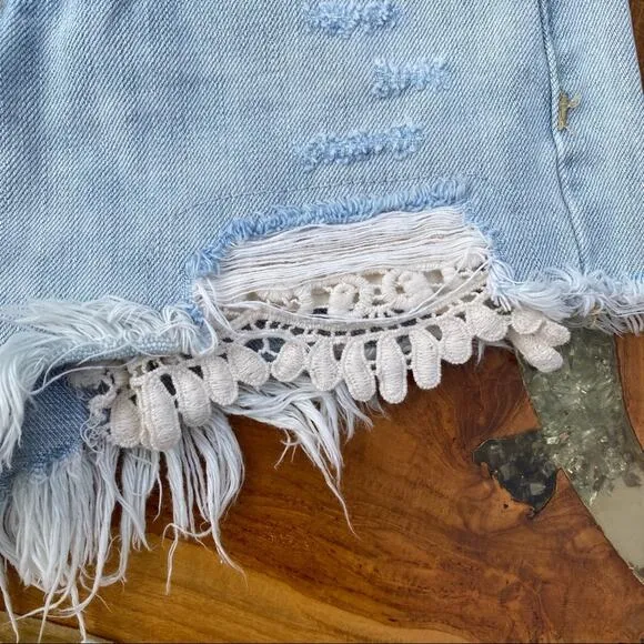 FREE PEOPLE Womens Cut Off Light Wash Crochet Denim Distressed Shorts Size 24