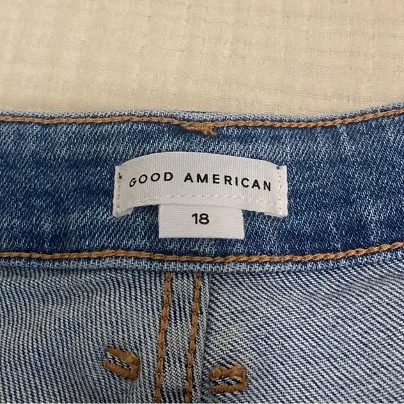 Good American Shadow Pocket Denim Cut Off Shorts