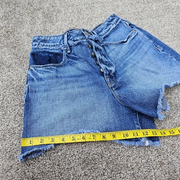Good American Short Bombshell Shadow Pocket High Waist Button Fly Jean Size 6/28