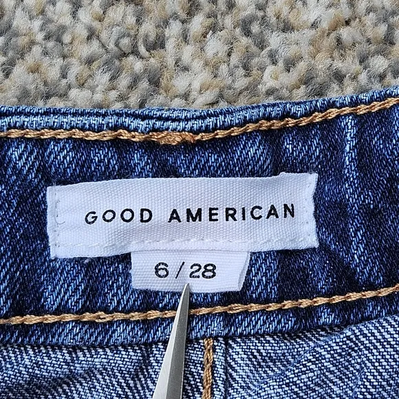 Good American Short Bombshell Shadow Pocket High Waist Button Fly Jean Size 6/28