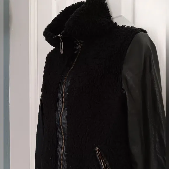 Harley Davidson Women's Black Sherpa Faux Leather Jacket. Small