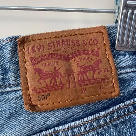 Levi’s 501 cut off button fly distressed medium wash denim shorts, Size …