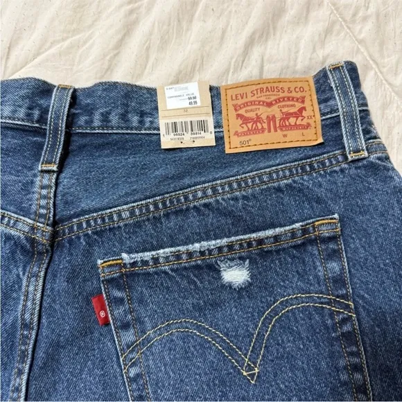 Levi’s 501 Distressed High Rise Denim Jean Short Cut Off Shorts Women’s Size 32