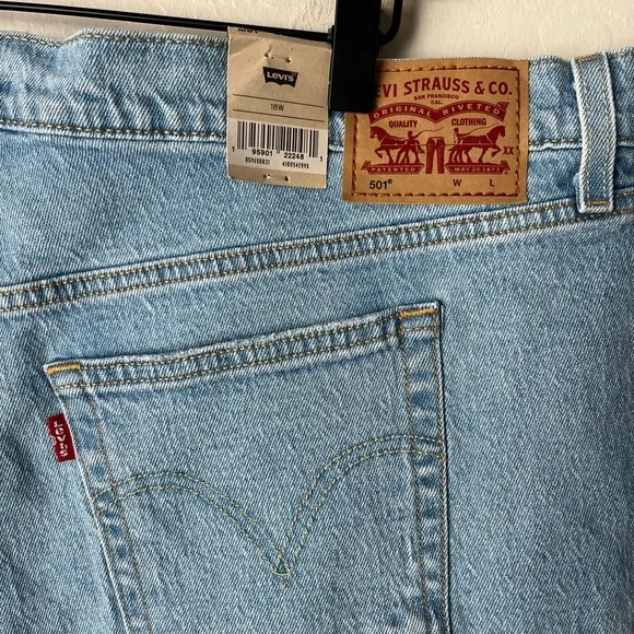 Levi's 501 high rise mid thigh Denim cut off Shorts 18W NWT