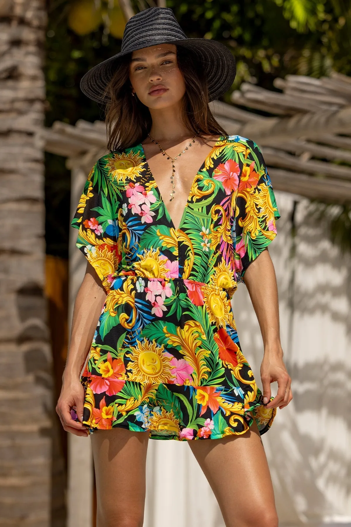LOVE BY THE SUN - Playera V Neck Ruffle Dress