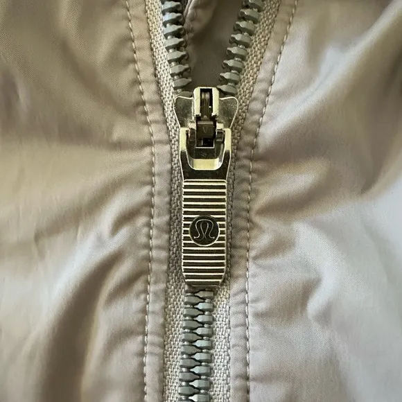 Lululemon Before Dawn Lightweight Cropped Jacket, Chrome, Size 4