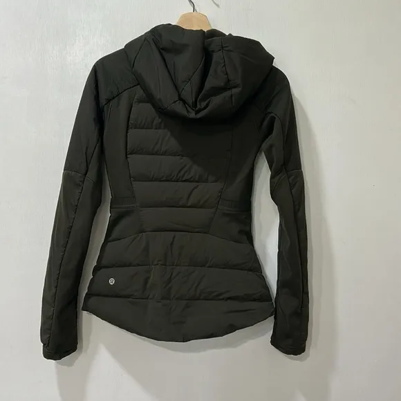 LULULEMON WOMEN ZIPPER HOODED JACKET OLIVE GREEN LIGHTWEIGHT SZ 2