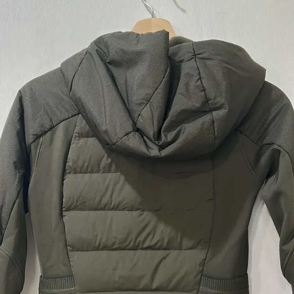 LULULEMON WOMEN ZIPPER HOODED JACKET OLIVE GREEN LIGHTWEIGHT SZ 2