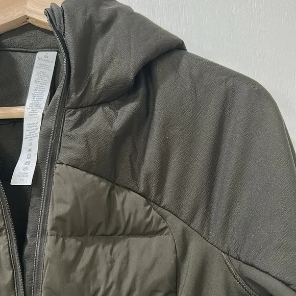 LULULEMON WOMEN ZIPPER HOODED JACKET OLIVE GREEN LIGHTWEIGHT SZ 2