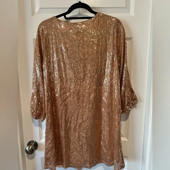 Lulu’s Moment to Shine Rose Gold Sequin Shift Dress‎ - EUC