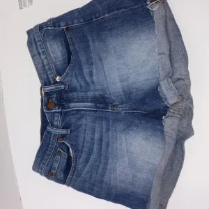 Madewell  high rise  Denim Shorts size 27
