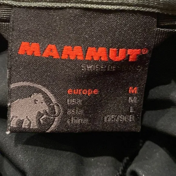 Mammut Lightweight Black Hooded Zip Jacket | Size Medium