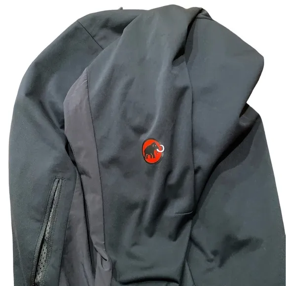 Mammut Lightweight Black Hooded Zip Jacket | Size Medium