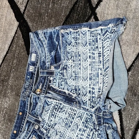 MISS ME EMBROIDERED AZTEC PRINT RHINESTONES RAW-EDGE SIGNATURE DENIM SHO…