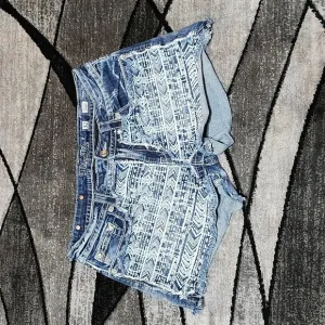 MISS ME EMBROIDERED AZTEC PRINT RHINESTONES RAW-EDGE SIGNATURE DENIM SHO…
