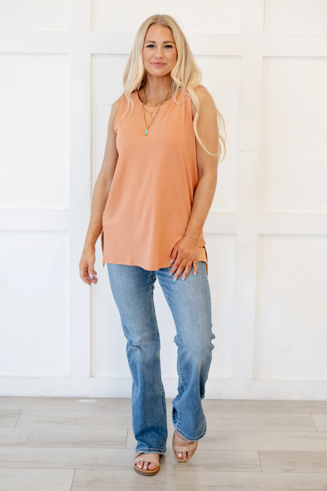 Neutral Sleeveless Round Neck Top