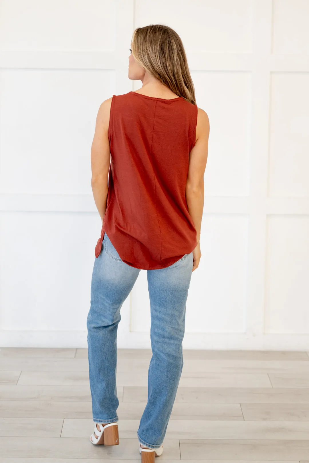 Neutral Sleeveless Round Neck Top