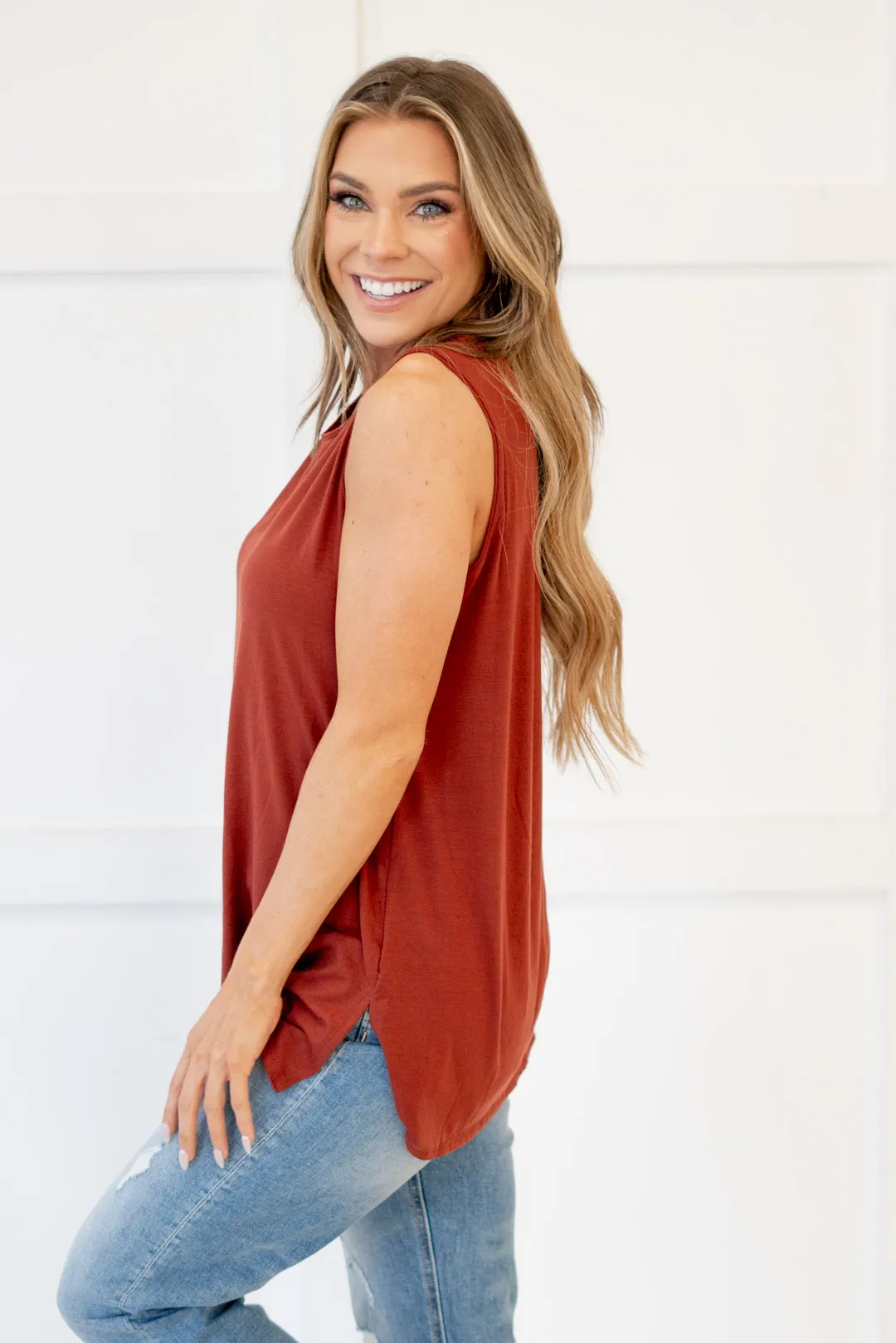 Neutral Sleeveless Round Neck Top