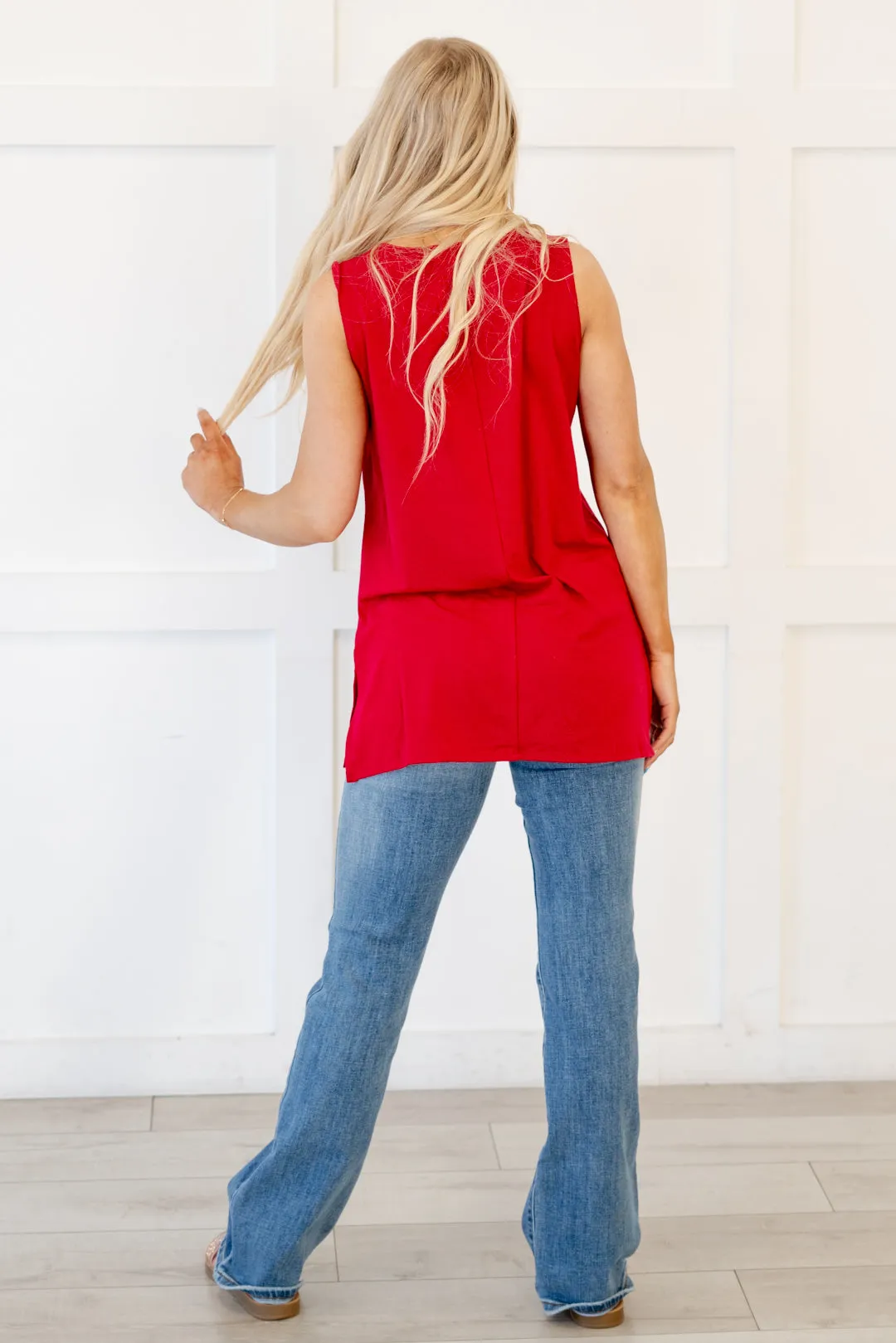 Neutral Sleeveless Round Neck Top