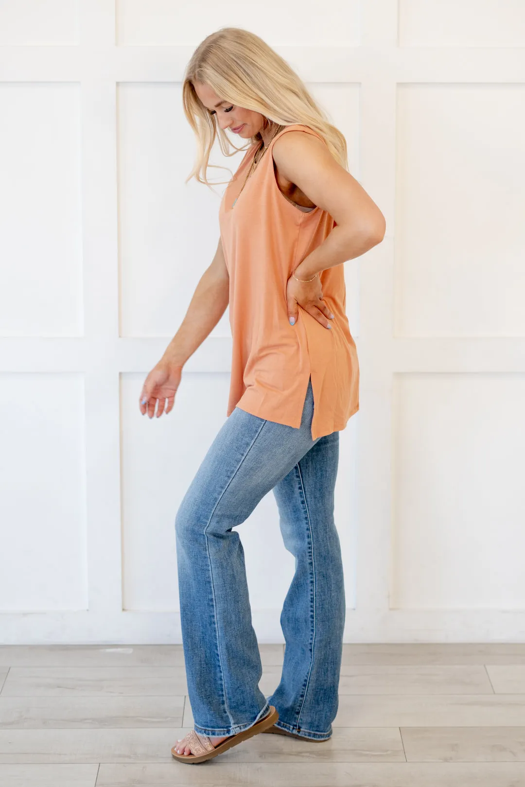 Neutral Sleeveless Round Neck Top