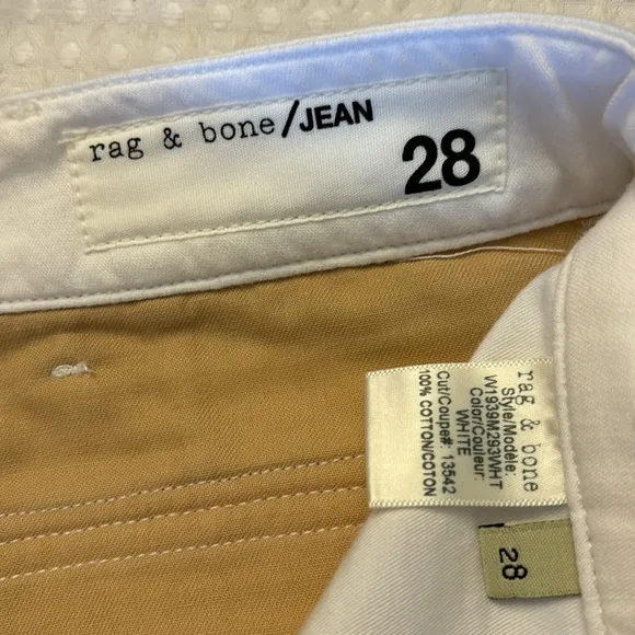 NEW! rag &amp; bone White Cargo Shorts Size 28