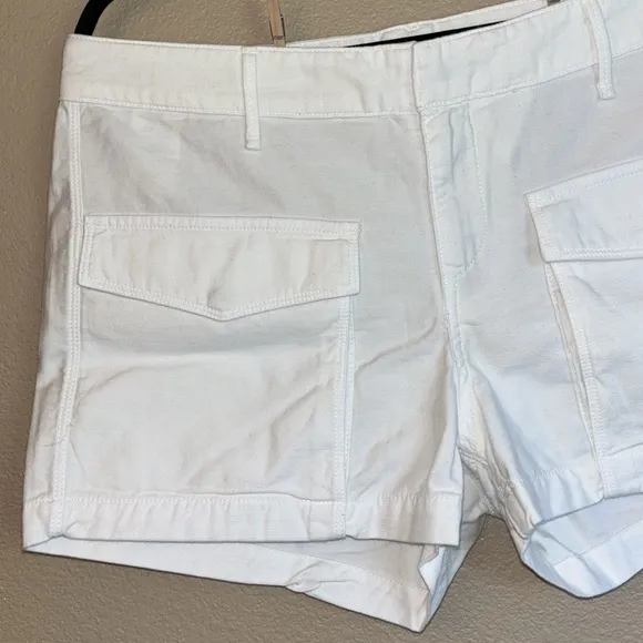 NEW! rag &amp; bone White Cargo Shorts Size 28