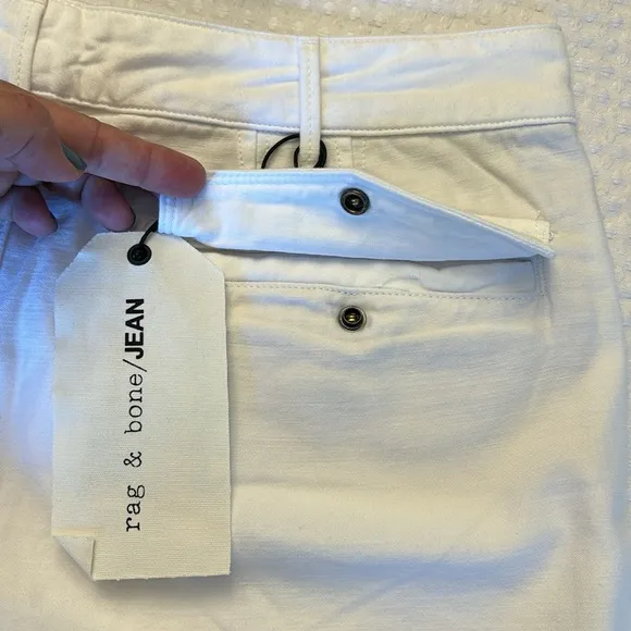 NEW! rag &amp; bone White Cargo Shorts Size 28