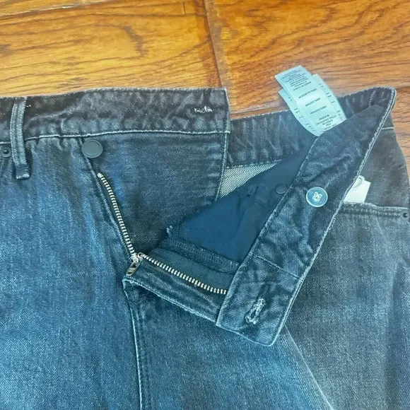 NWT Good American Good 90’s Black Washed Denim Jean Shorts Fringe Hem Sz 8 / 20