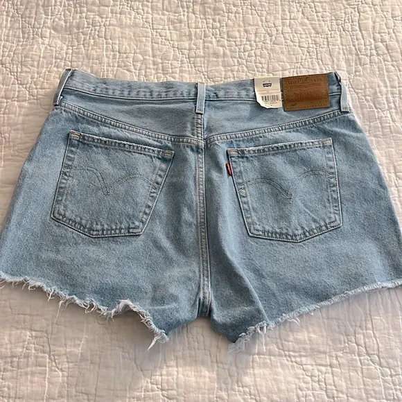 NWT Levi’s 501 100% Cotton Raw Hem Denim Shorts
