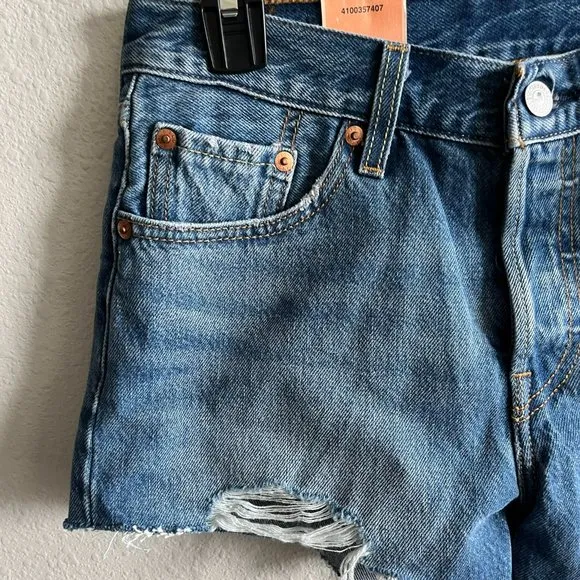 NWT Levi's Women's 501 Denim Jean Shorts Size 25 Style CW-4217