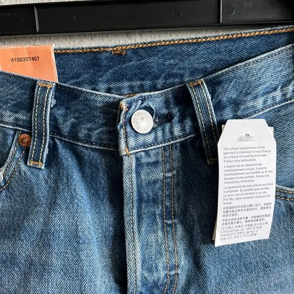 NWT Levi's Women's 501 Denim Jean Shorts Size 25 Style CW-4217
